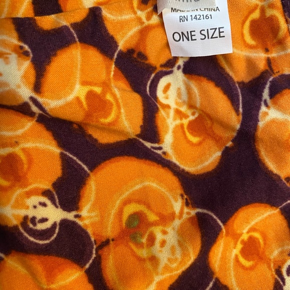 LulaRoe Dark Purple leggings. Fruit print. One size. (4) - Picture 2 of 3